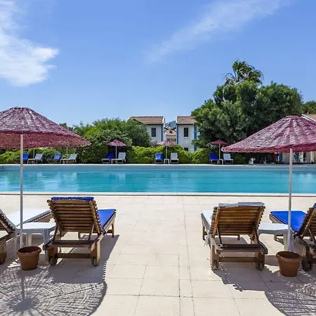 Santa Family Club Hotel 4*