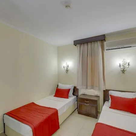 Hotel Santa Family Club