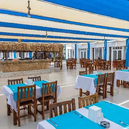 Santa Family Club 4*