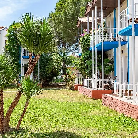 Hotel Santa Family Club