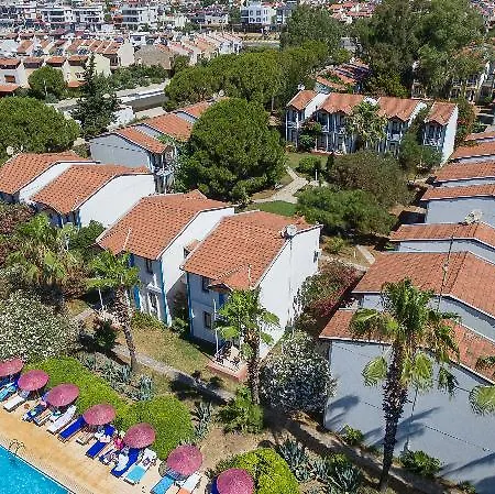 Santa Family Club Hotel 4*