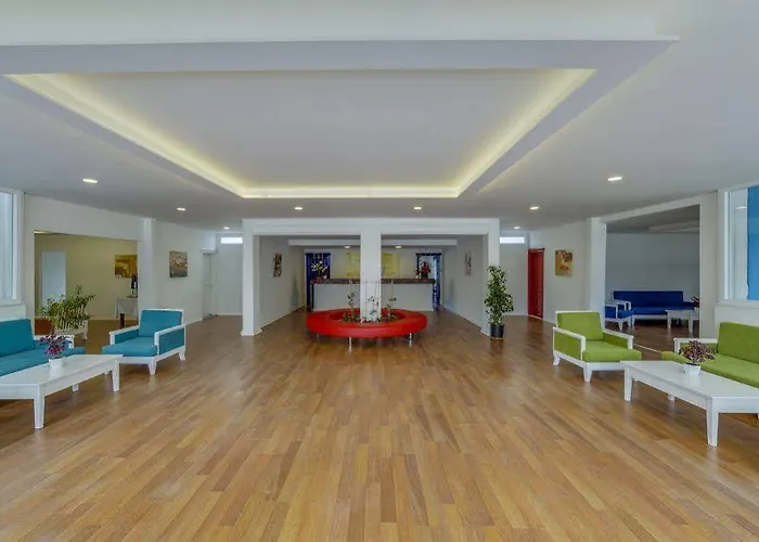 Santa Family Club Otel