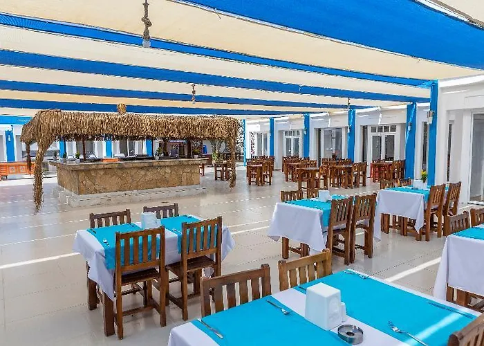 Santa Family Club 4*